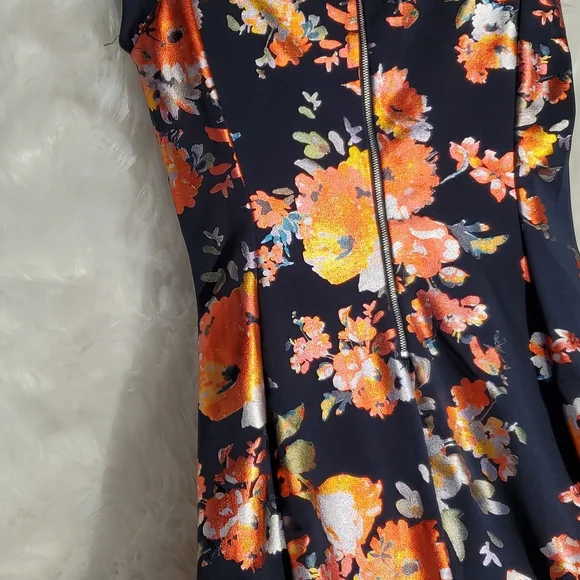 Beige By Eci Sz 4 Floral with Metallic looking flowers. BEAUTIFUL dress - Picture 9 of 15